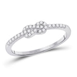 Anillo apilable de oro blanco de 10 quilates para mujer con nudo de diamante redondo de 1/5 quilates 