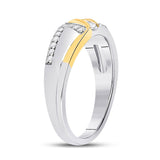 Anillo de boda de 3 piedras con diamantes redondos para hombre en oro bicolor de 10 quilates, 1/2 quilates 