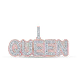 Colgante con dije QUEEN de diamantes baguette para hombre en oro rosa de 10 quilates, 7-3 / 8 quilates 