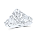 Anillo de boda de plata de ley con diamantes redondos Claddagh de 1/5 quilates 