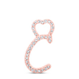 Colgante de oro rosa de 10 quilates para mujer con diamante redondo C y letra en forma de corazón de 1/10 quilates 