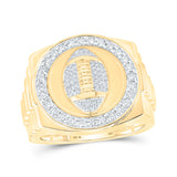 Anillo de oro amarillo de 10 quilates para hombre con diamantes redondos y círculo de fútbol de 5/8 quilates 